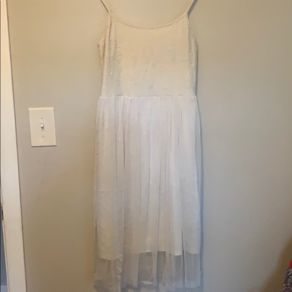 White knee-high dress